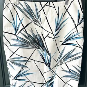 White House Black Market Sz 10 Pique Cotton Skirt Cream w/ Summer Tropic Print